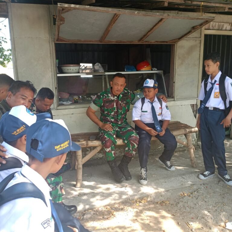 Kemanunggalan TNI-Rakyat: Obrolan Singkat yang Tinggalkan Jejak di Hati Pelajar