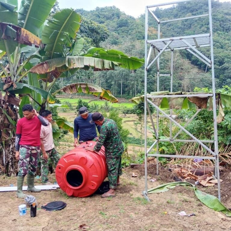 Satgas TMMD ke-129 Rampungkan Pengecatan Tower Air di Bontocani