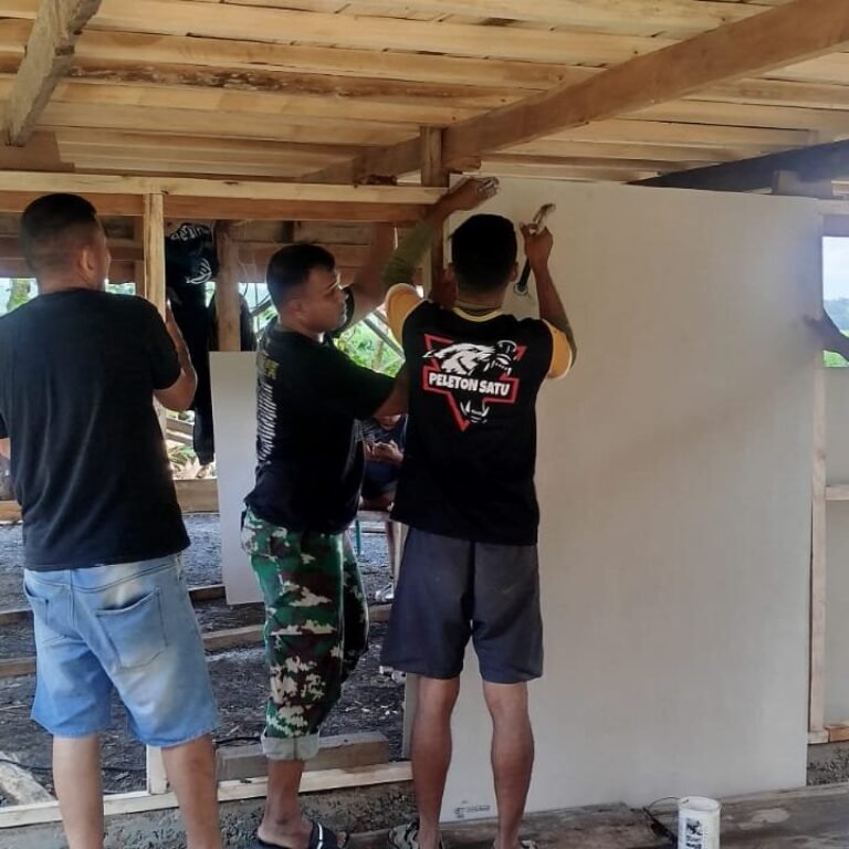 Wajah Bahagia Ibu Rosnawati di Balik Pembangunan Sekat Kamar