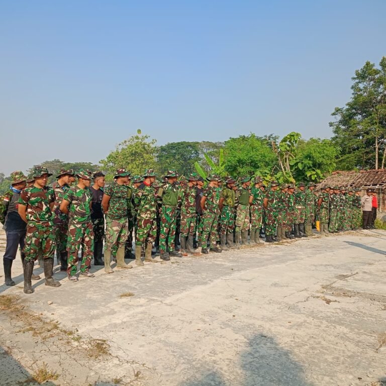 Pengecekan Personel Awali Pelaksanaan TMMD Reguler Ke-129 di Desa Parangjoro Kecamatan Grogol