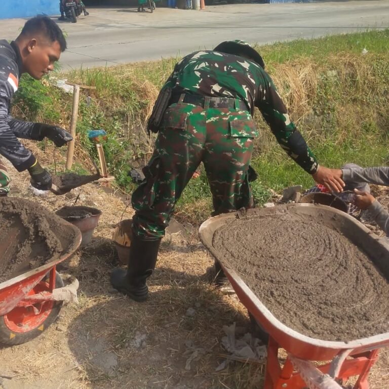 Dari Latihan Militer ke Adukan Semen, Ini Filosofi Prajurit TMMD