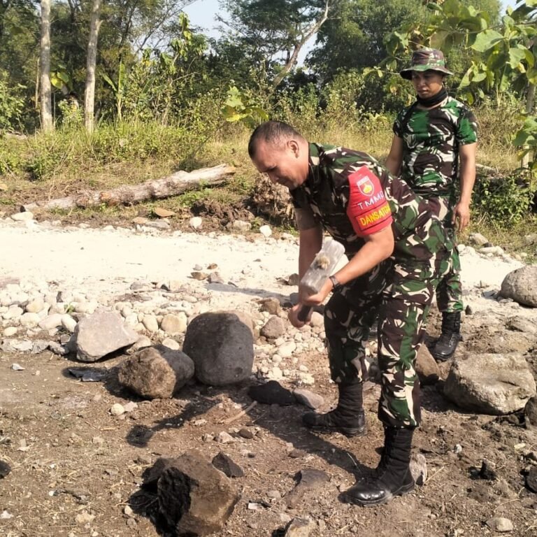 Semangat Gotong Royong Warnai Pelaksanaan TMMD Reguler ke-129 Kodim 0726/Sukoharjo di Kecamatan Grogol
