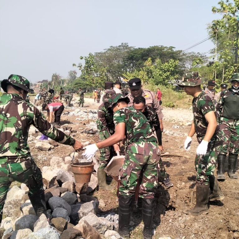 Kodim 0726/Sukoharjo Pimpin Pelaksanaan TMMD Reguler ke-129 di Desa Parangjoro dengan Dukungan Pemerintah Desa