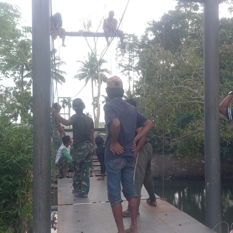 TMMD Ke-129 Kodim 1407/Bone Lanjutkan Pembangunan Jembatan Gantung di Desa Taddang Palie