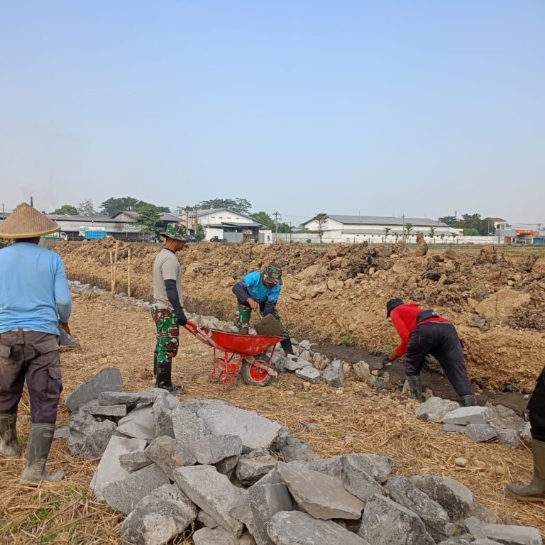 Kerja Bakti Bangun Talud, Petani Parangjoro Tak Lagi Cemas Saat Hujan