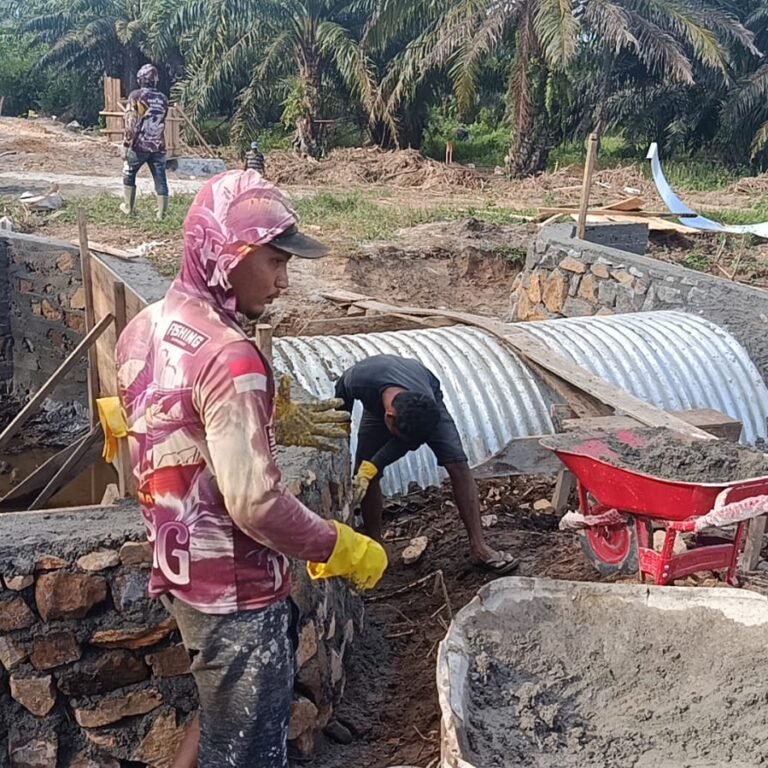 Pembangunan Dua Jembatan Aramco di Desa Paya Laot Terus Dipacu Demi Perkuat Konektivitas Warga