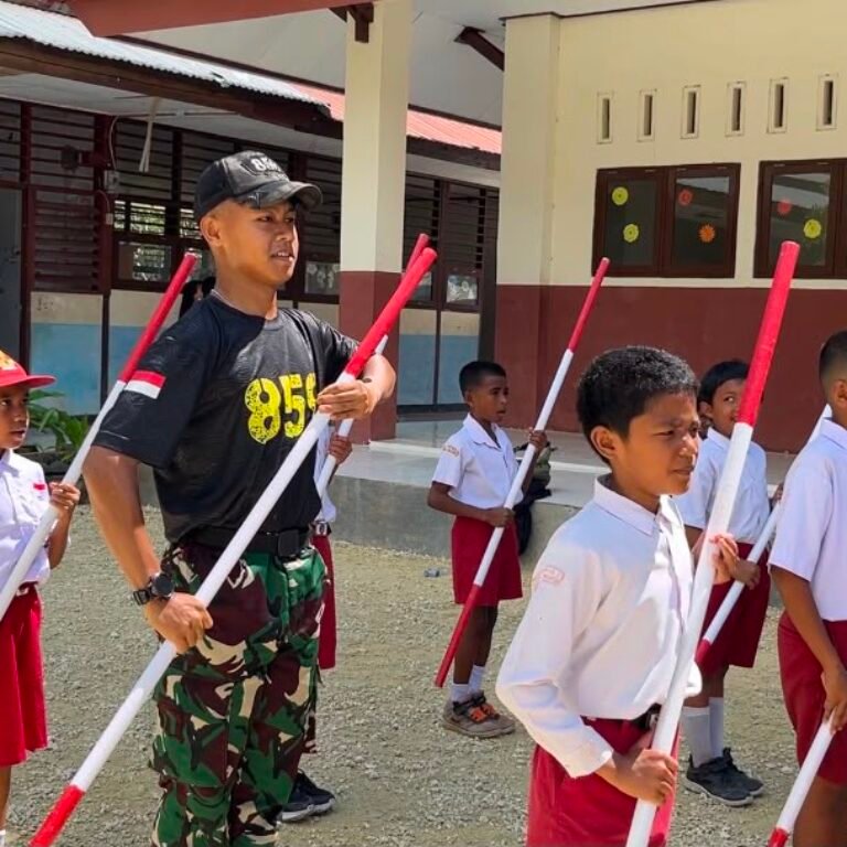 Program PINTAR Yonif TP 859/RBK Hadirkan Pelatihan PBB bagi Generasi Muda di Supiori