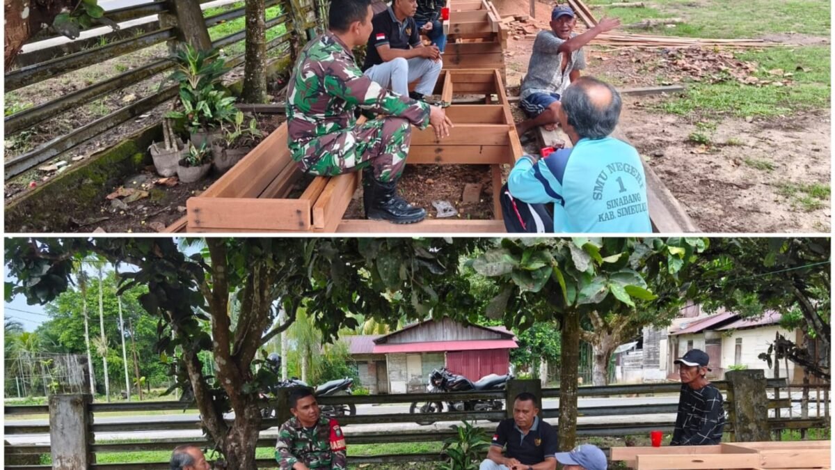 Komsos di Awe Kecil, Babinsa Koramil Simeulue Perkuat Kedekatan dengan Masyarakat
