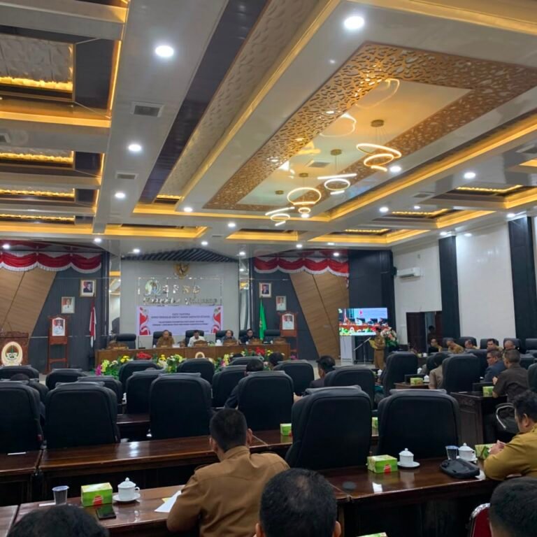 Pasi Ops Kodim 1203/Ketapang Hadiri Rapat Paripurna Penyampaian Pidato Bupati Terhadap Raperda Kabupaten Ketapang