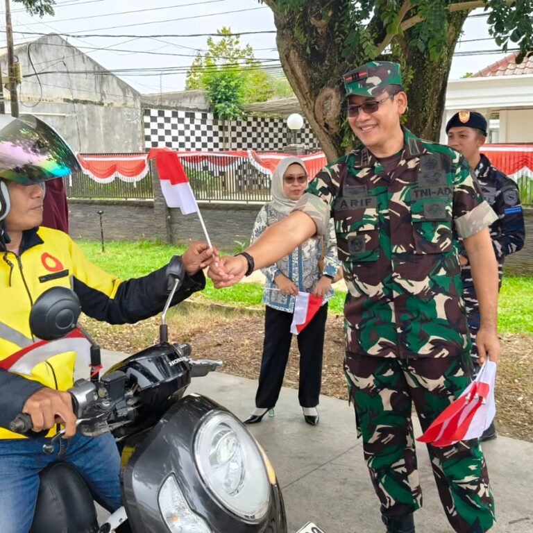 Seratus Peserta Ikuti Penguatan Wawasan Kebangsaan dan Pembagian Bendera di Sangatta Utara