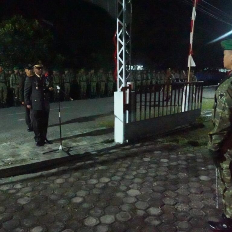 Di TMP Rundeng, Danrem 012/TU Pimpin Apel dan Doa untuk Para Pahlawan