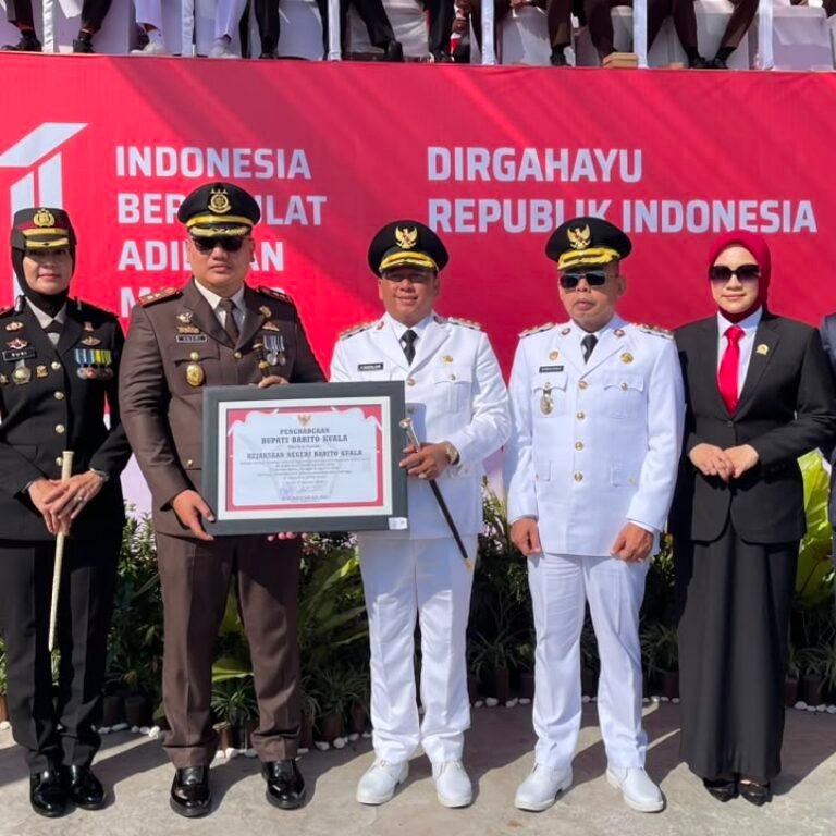 Satu Hati Mengenang Jasa Pahlawan, Seluruh Elemen Batola Padati Upacara Kemerdekaan