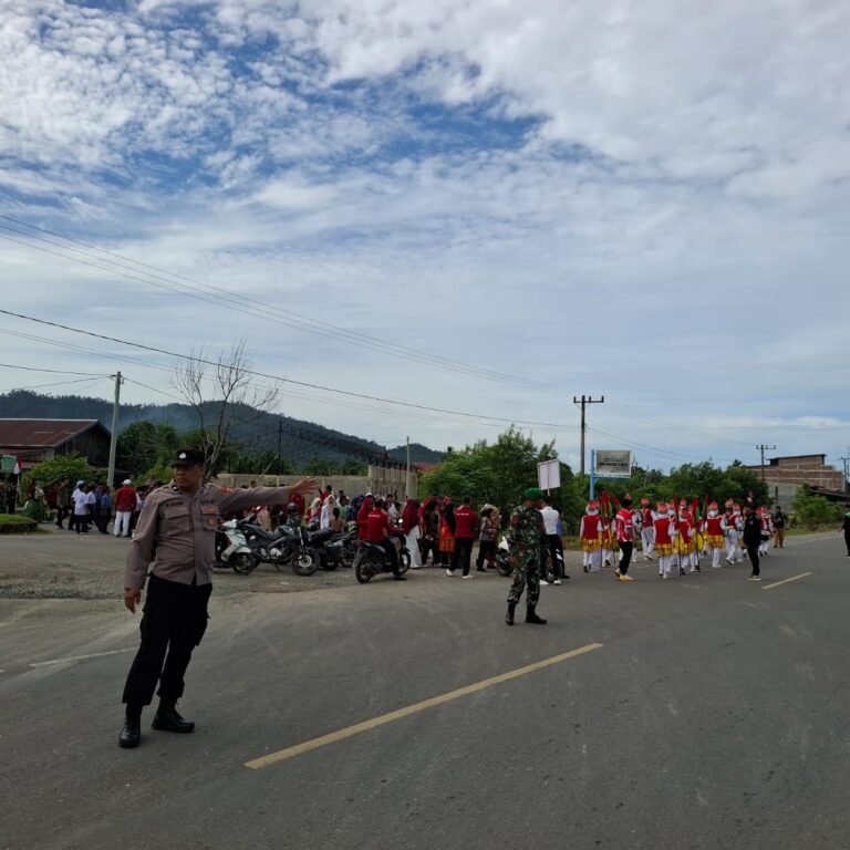 TNI-Polri Kawal Karnaval Kemerdekaan, Ribuan Pelajar Bergerak Bersama di Kecamatan Jaya