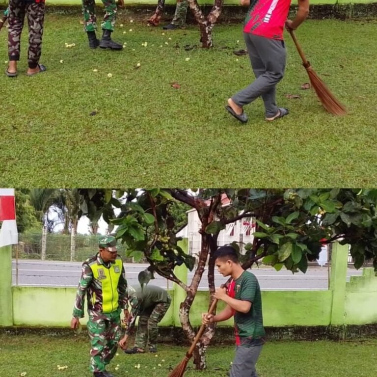 Gotong Royong Bersama Warga, Babinsa Kodim 0105/Aceh Barat Jaga Kebersihan Lingkungan