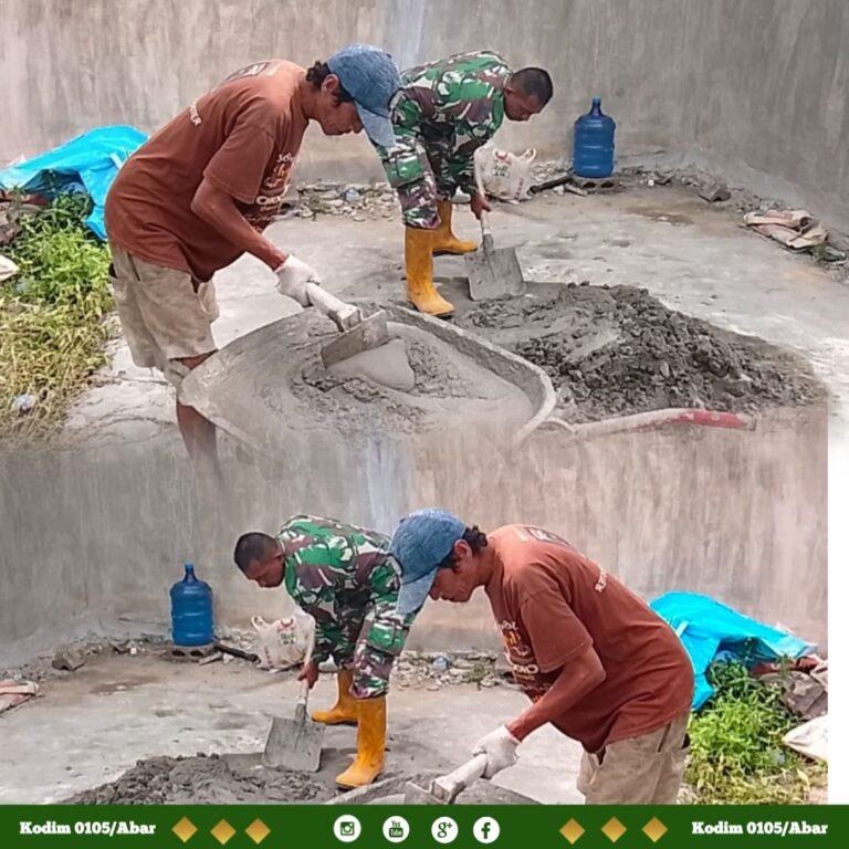 Ringankan Beban Warga, Babinsa Koramil 09/Samatiga Bergotong Royong Bangun Rumah