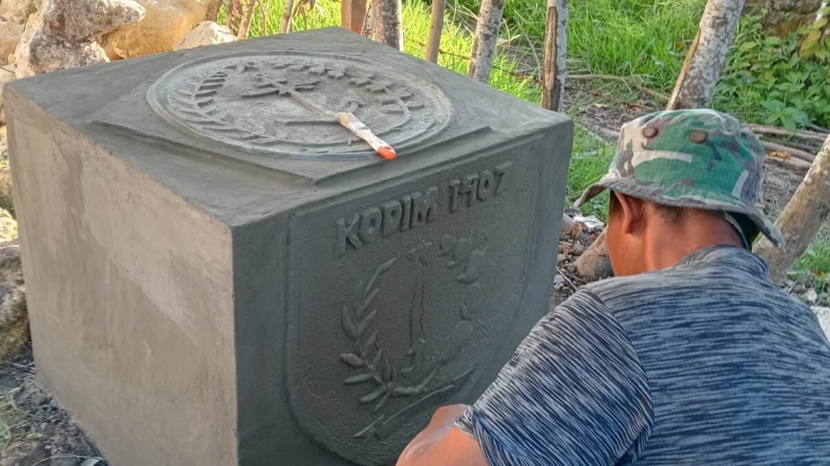 Prasasti Resmi Menandai RTLH Titik 3 Ibu Rosmina dalam TMMD ke-129