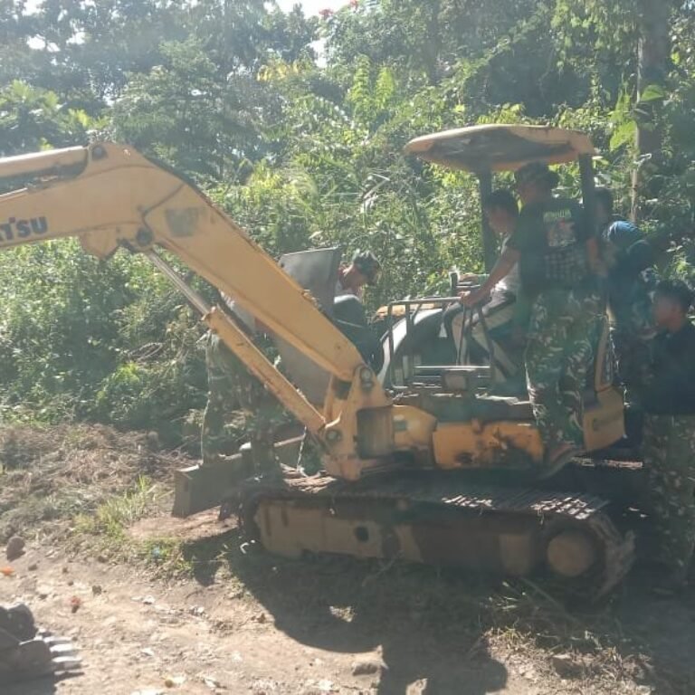 Jaga Kelayakan Excavator, Satgas TMMD Siapkan Dukungan untuk Jalan Pattuku
