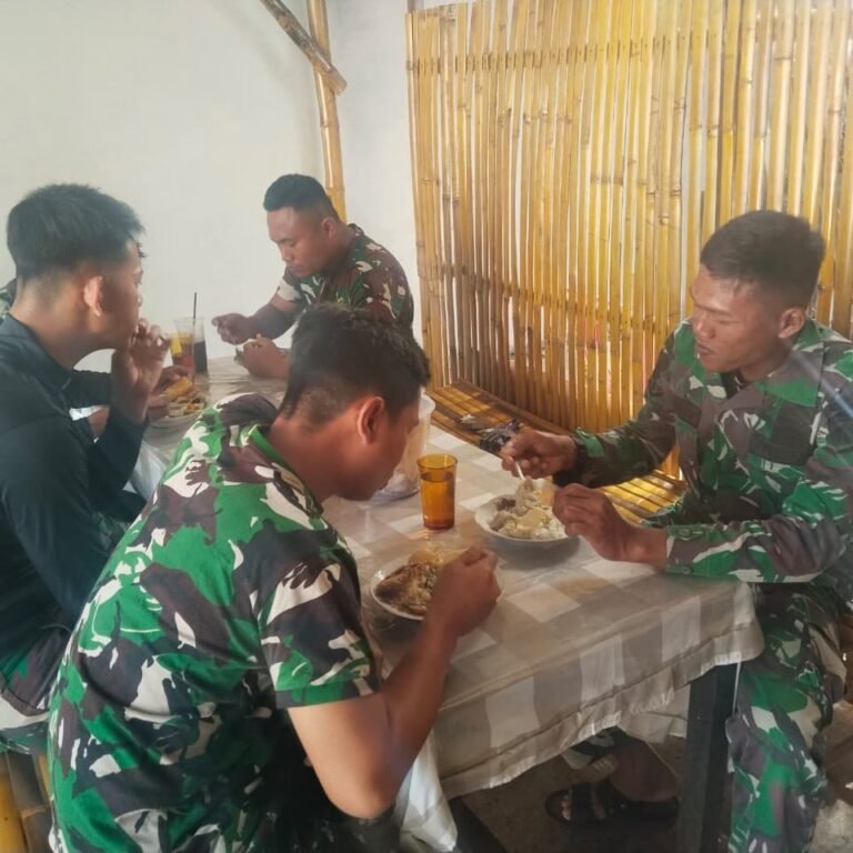 Waktu Istirahat di TMMD Parangjoro: Satgas Kembali Isi Tenaga