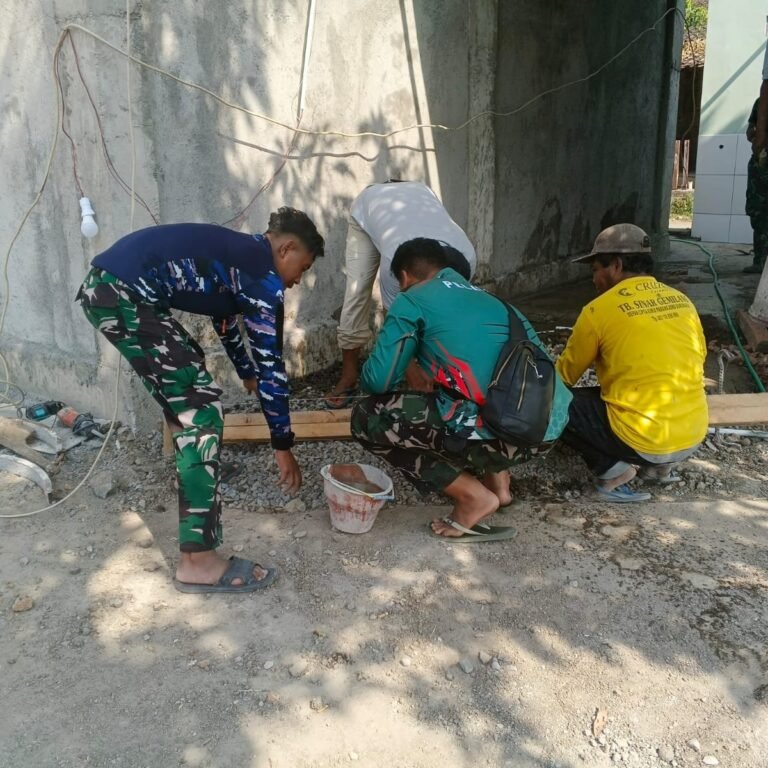 Pengerjaan Wudhu dan Toilet di Masjid Parangjoro Digenjot Satgas TMMD