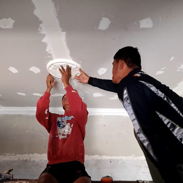 Mengubah Masa Depan Warga Sukoharjo Melalui Pemasangan Plafon