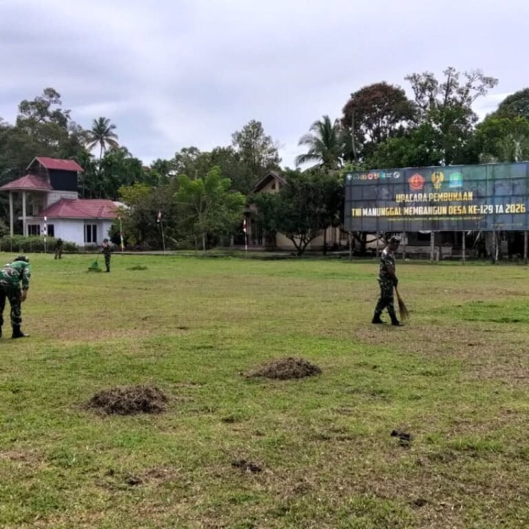 Tenda Berdiri, Gerbang Masjid Dicat: Persiapan Penutupan TMMD di Sarah Raya