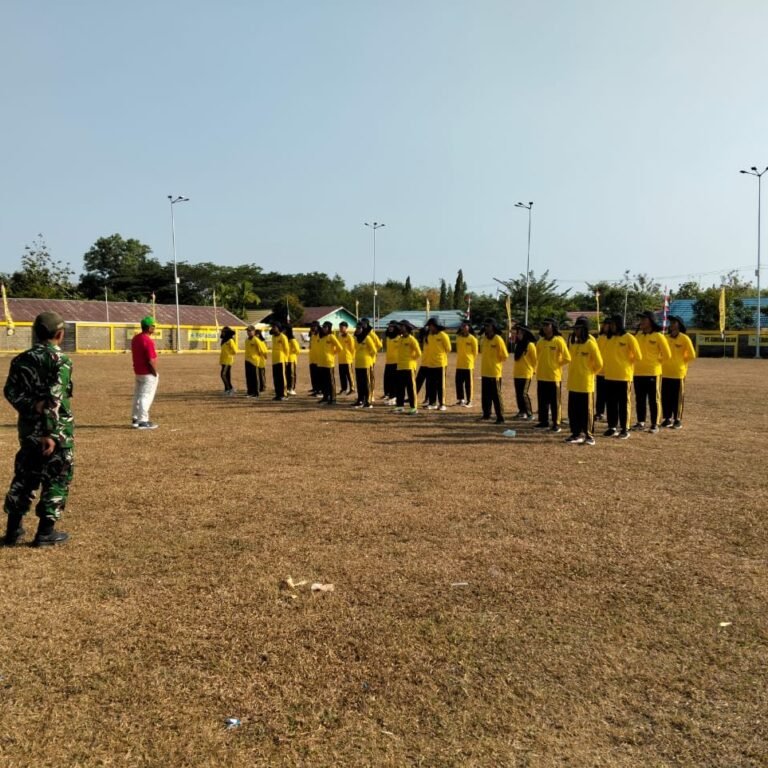 Salam Babaris Matangkan Paskibra Jelang HUT ke-81 RI dengan Latihan Bersama Babinsa dan Polisi
