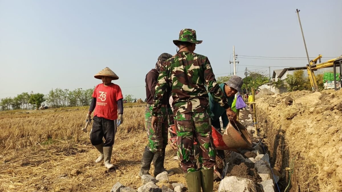 Satgas TMMD Reguler Ke-129 TA 2026 Kodim 0726/Sukoharjo Bangun Talud Jalan