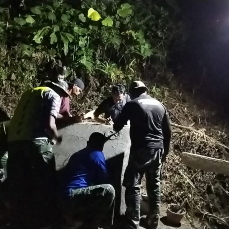 Prasasti Selesai, Pekerjaan Akhir Peningkatan Jalan TMMD di Desa Pattuku Dikebut