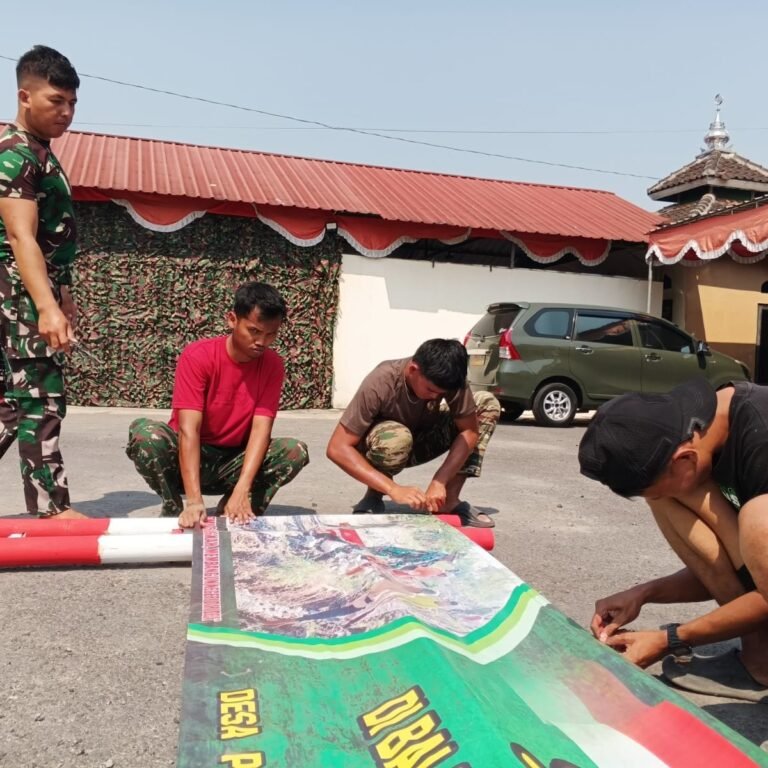 Balai Desa Parangjoro Dirapikan Sebagai Tempat Transit Menjelang Penutupan TMMD