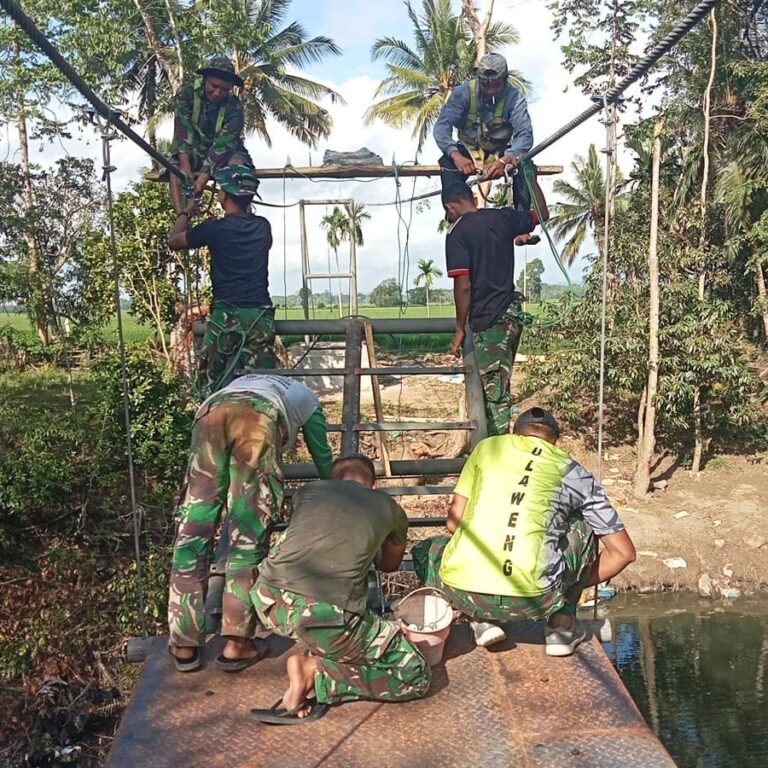 Konstruksi Lantai Jembatan Gantung Diteruskan di Desa Tadang Palie