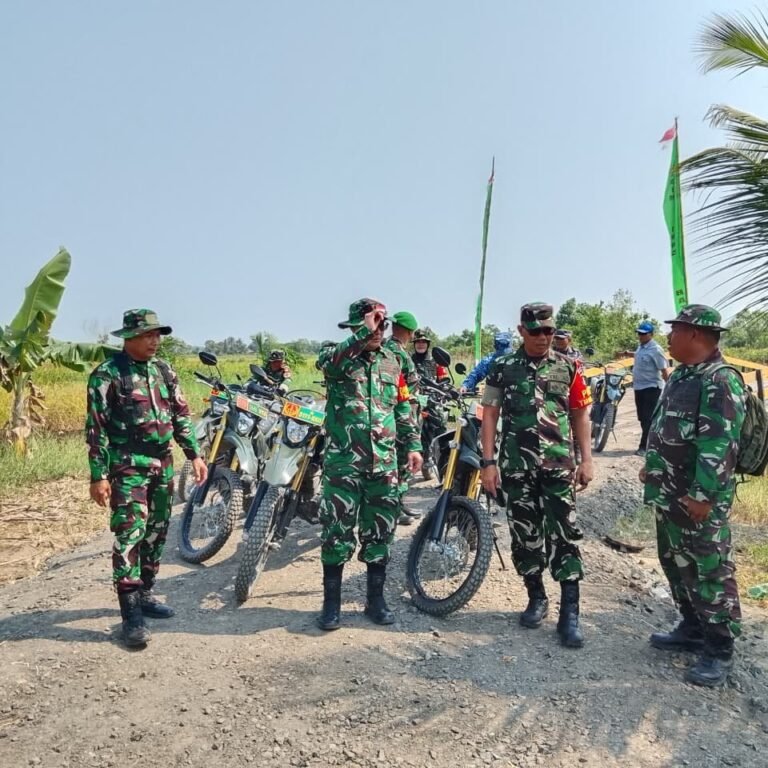 Satgas TMMD dan Forkopimda Tinjau Jalan yang Diperkeras di Tamban