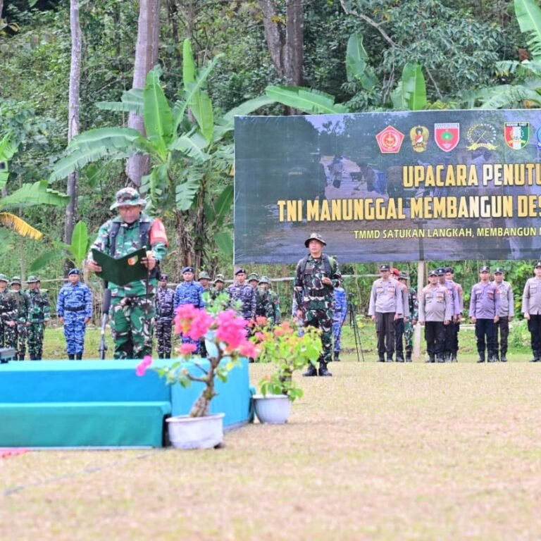 Upacara Penutupan TMMD ke-129 Kodim 1407/Bone Dipimpin Danrem 141/Toddopuli
