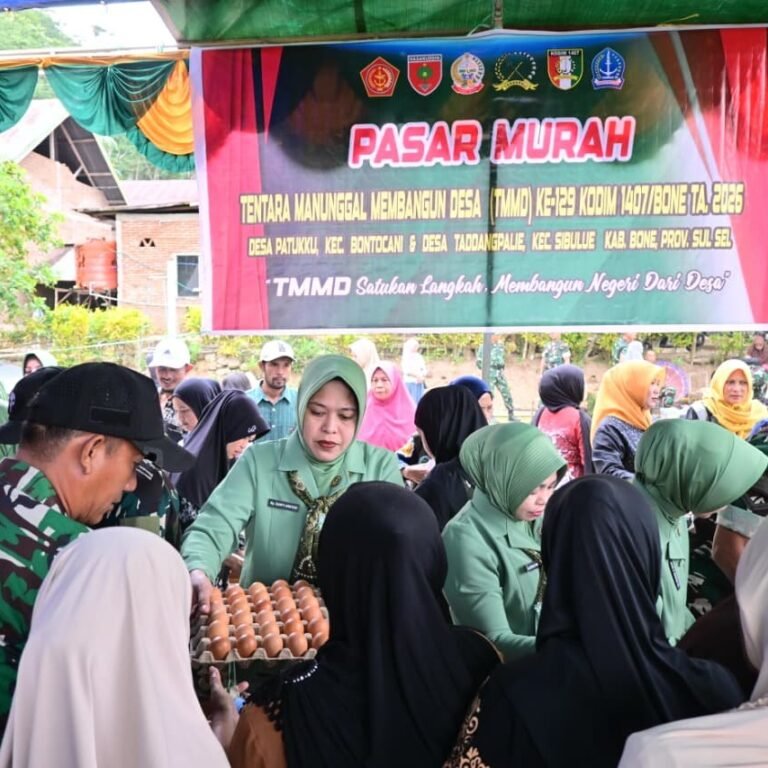 Warga Patukku Dibantu Pasar Murah Kodim 1407/Bone pada Penutupan TMMD ke-129