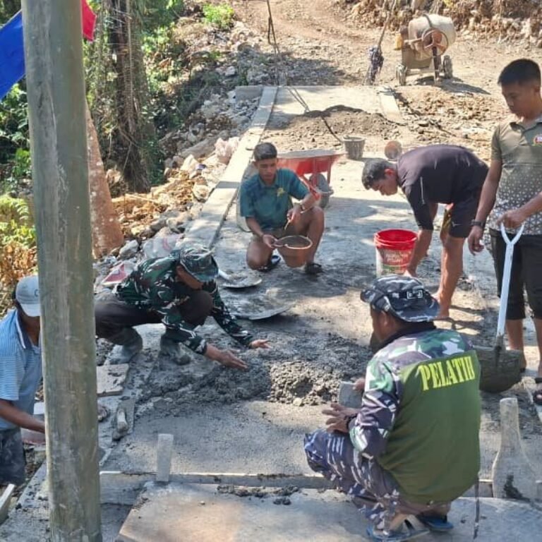 Satgas TMMD Kodim Bone Benahi Pondasi Jembatan Gantung di Desa Pattuku