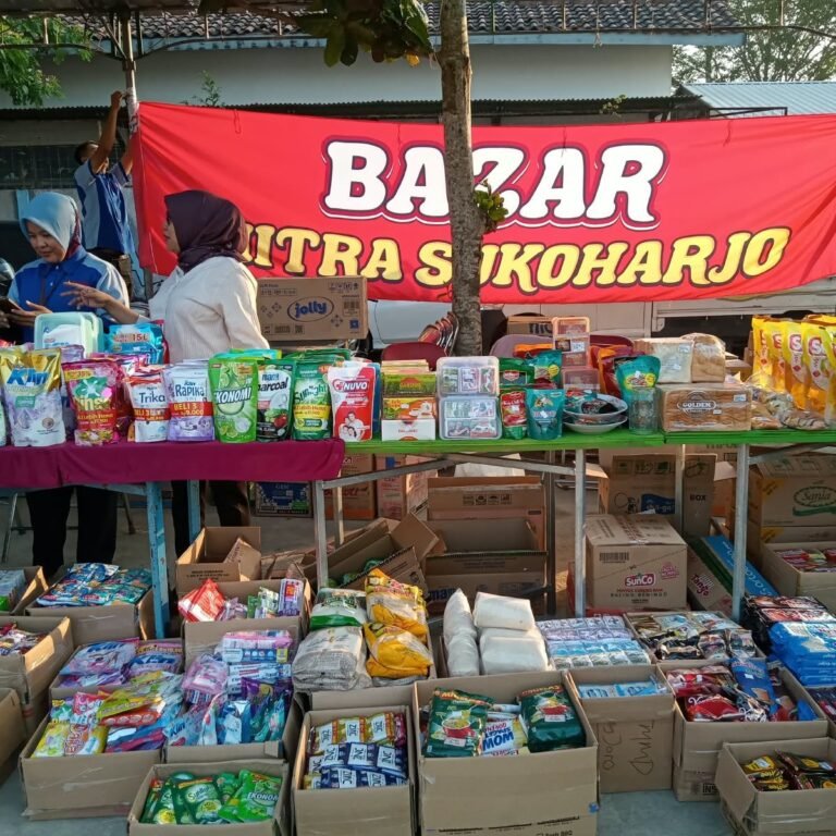 Antusias Warga Sukoharjo Serbu Bazar Murah Saat Penutupan TMMD 129