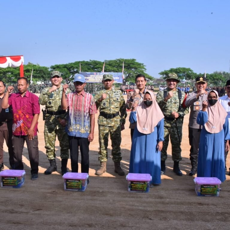 TMMD Ke-129 Kodim Sukoharjo Tutup dengan Pembagian Bantuan Sosial