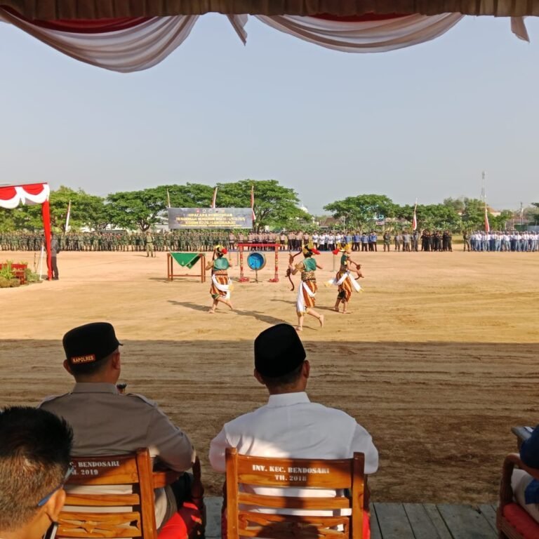 Kesenian Lokal Tampil Saat Penutupan TMMD Reguler Ke-129 Kodim 0726/Sukoharjo di Parangjoro
