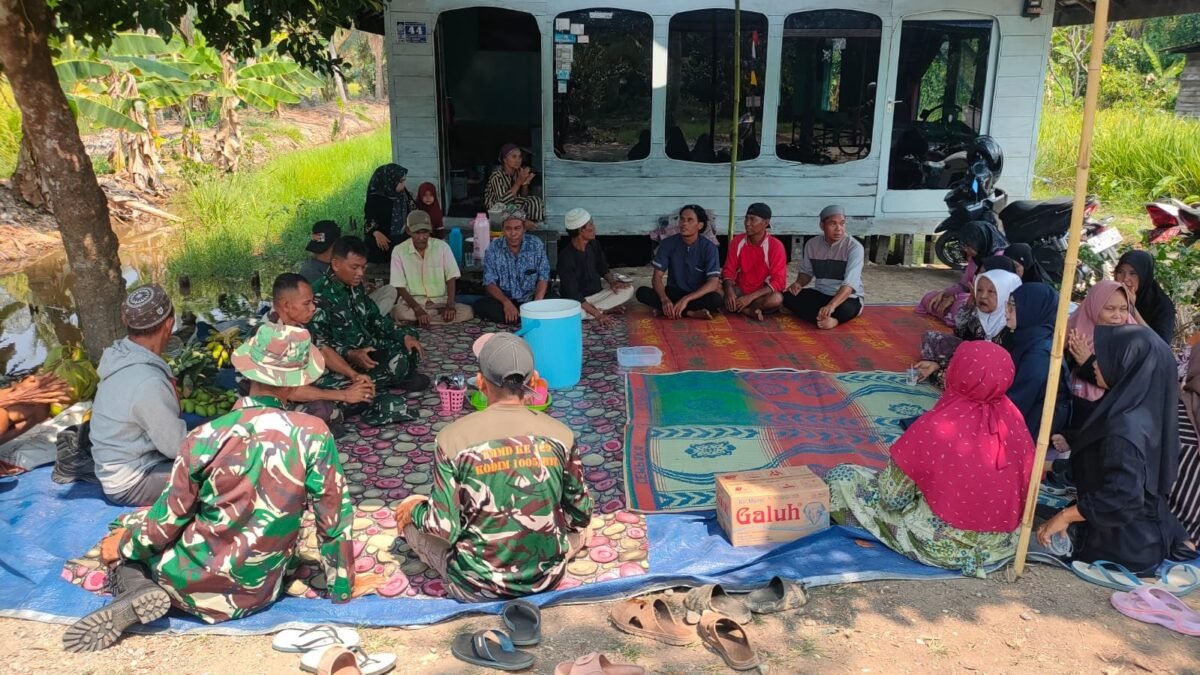 Selesai TMMD ke-129, Warga Barito Kuala Gelar Syukuran di Pos Kamling