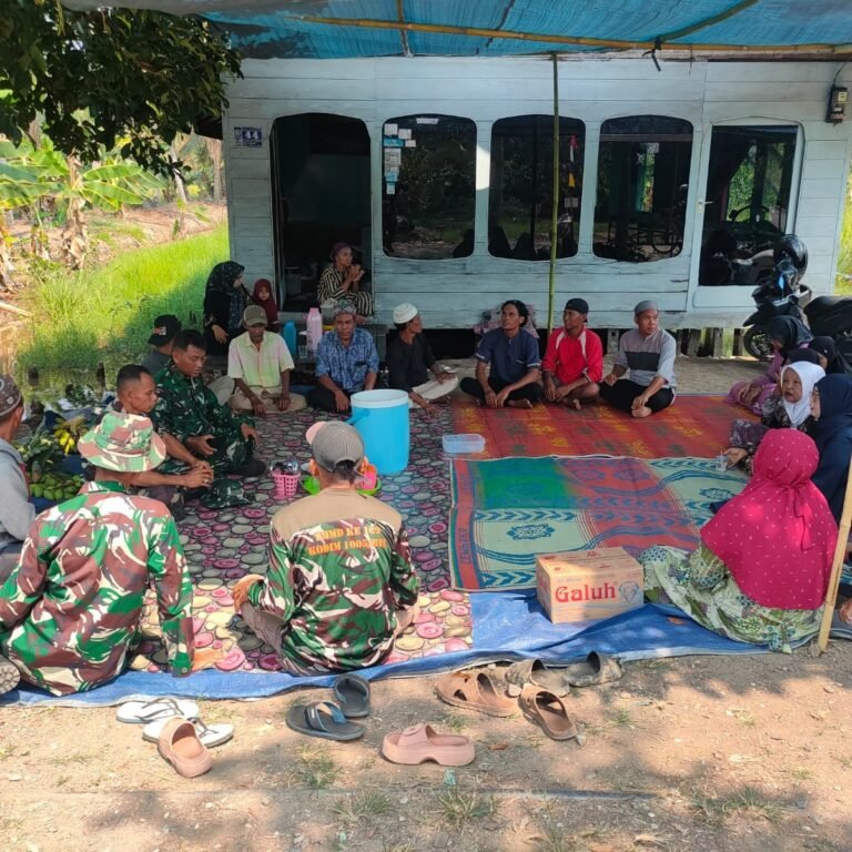 Selesai TMMD ke-129, Warga Barito Kuala Gelar Syukuran di Pos Kamling