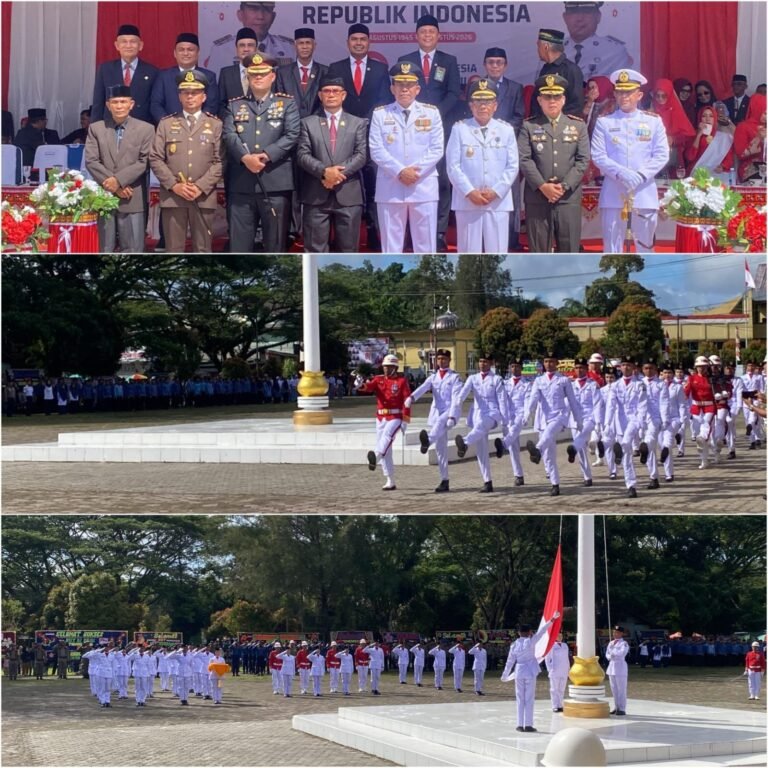 Warga Simeulue Saksikan Pengibaran Bendera dalam Peringatan HUT ke-81 RI