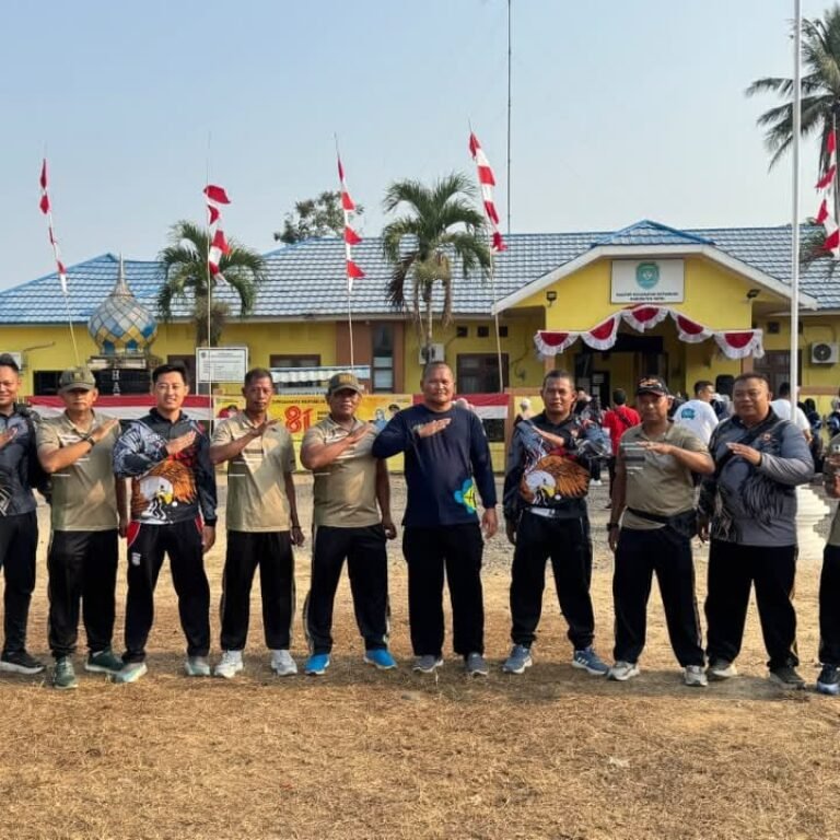 Warga Hatungun Ikuti Senam dan CKG: TNI-Polri Dorong Pemeriksaan Rutin