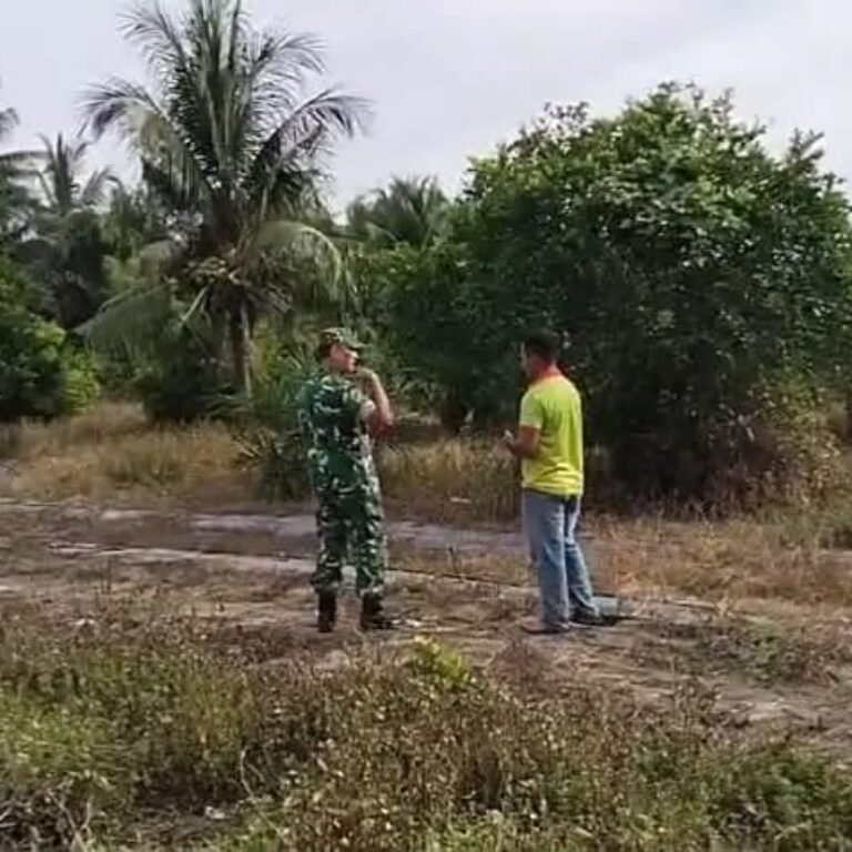 Patroli dan Edukasi Babinsa Koramil 05/Panga Jadi Garda Terdepan Antisipasi Karhutla