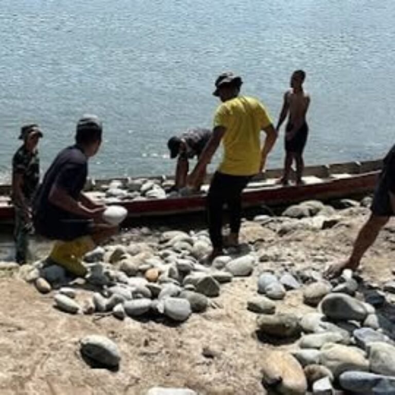 Langsir Material Tiap Hari, TNI-Warga Pacu Pembangunan Jembatan Cibubukan-Serasah