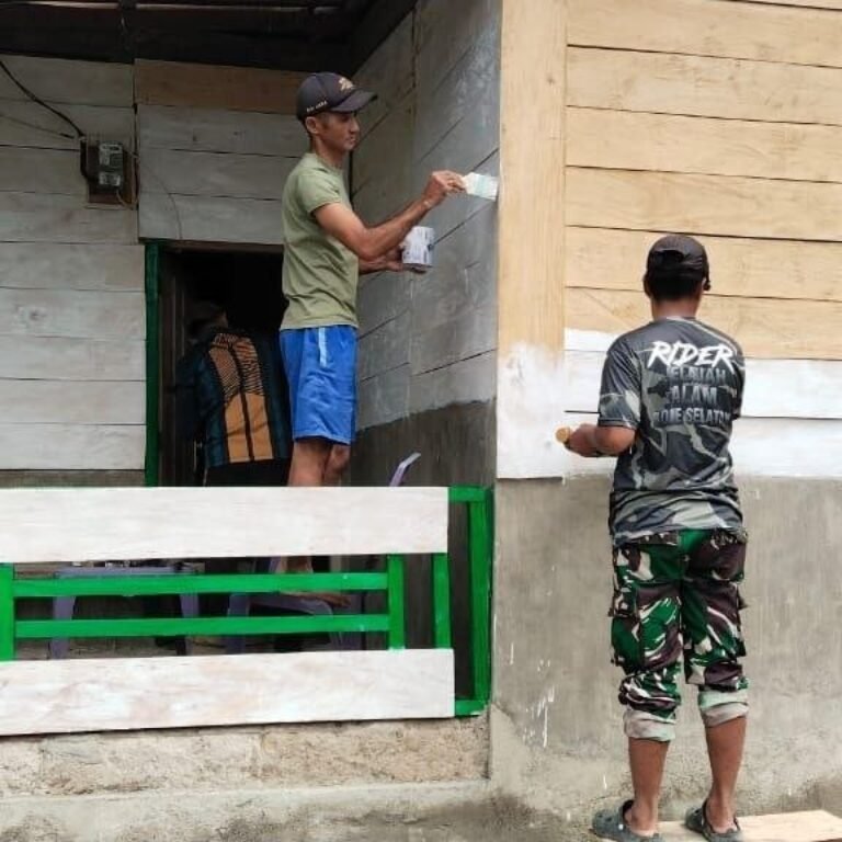 Transformasi Tampilan Rumah Demmang Lewat Pengecatan
