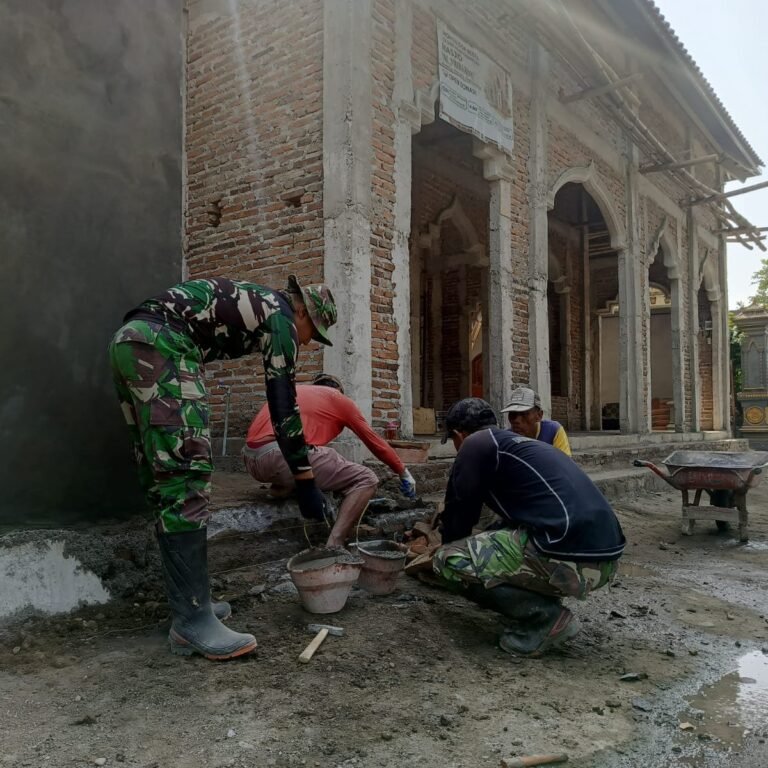 TMMD Perbaiki Fasilitas Masjid Al Mubarok Lewat Kerja Sama Warga