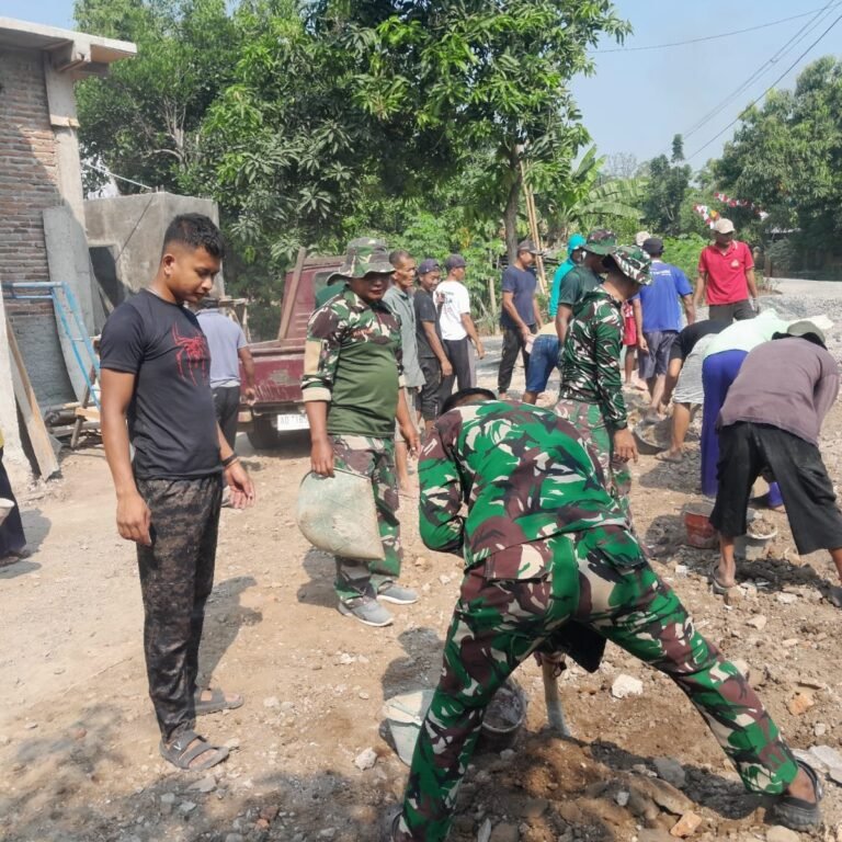 Suara Cangkul dan Tawa Menandai Pembangunan Masjid Al Mubarok