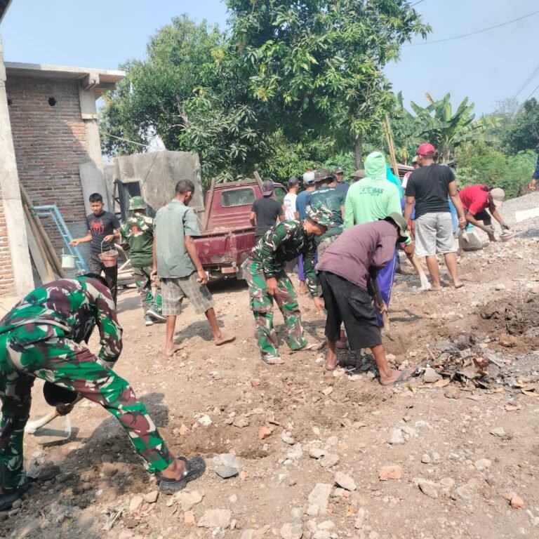 Semangat Gotong Royong Warnai Pembangunan Masjid Al-Mubarok