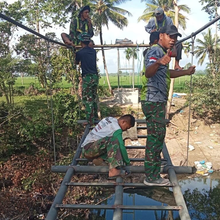 Pemasangan Lantai Jembatan Gantung di Sibulue Dilanjutkan