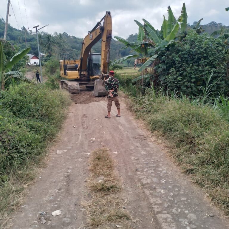 Pergerakan Excavator di TMMD Ke-129 Kodim Bone Ubah Akses di Desa Patukku