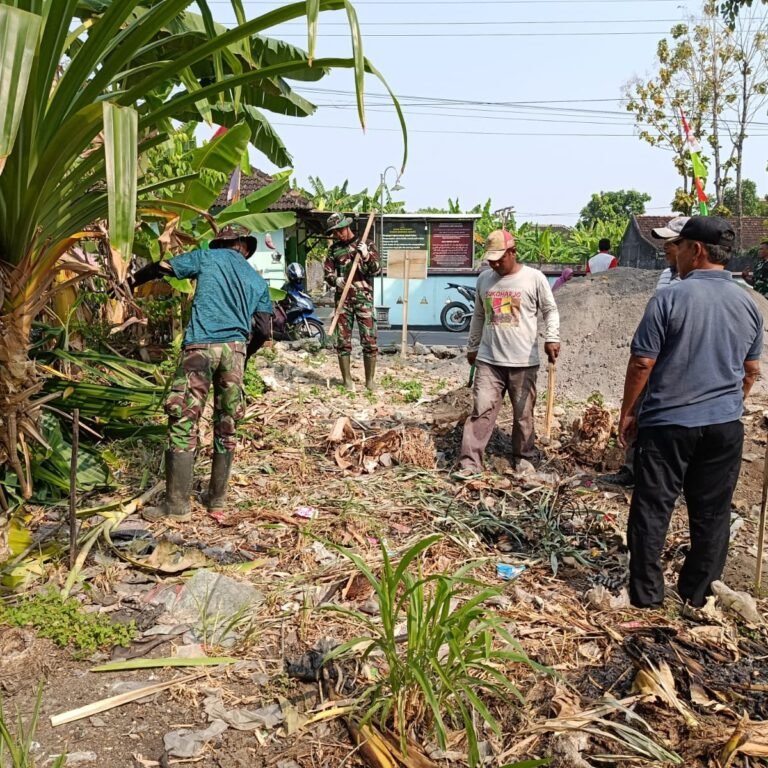 TMMD Kodim 0726/Sukoharjo Dorong Warga Bangun Pos Kamling di Dusun Singkil